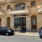 Апартаменты Penthouse With Seaviews