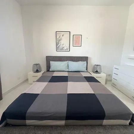 Penthouse With Seaviews Nadur