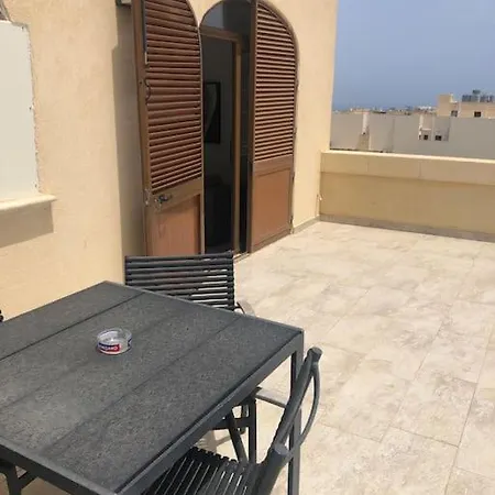 Penthouse With Seaviews Appartement