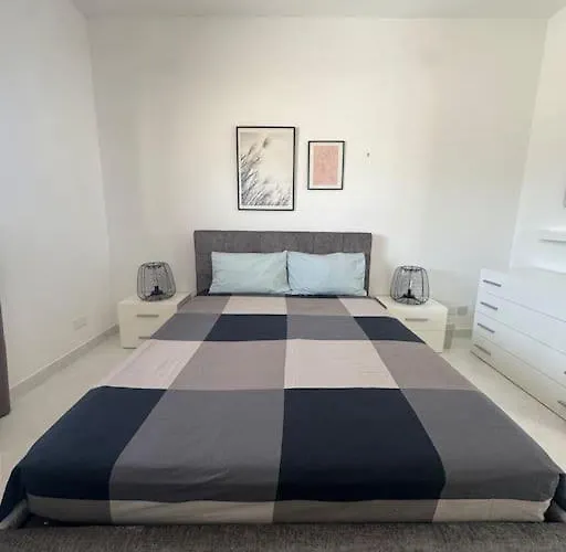 Penthouse With Seaviews Nadur